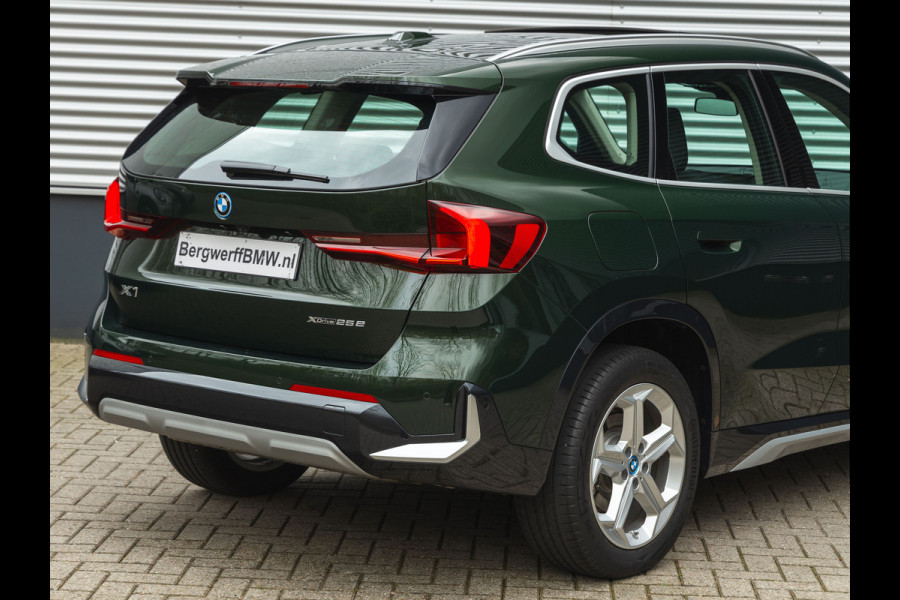 BMW X1 xDrive25e - xLine - Pano - Trekhaak - Camera - Stuurwiel verwarmd