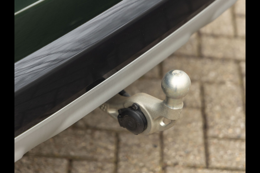 BMW X1 xDrive25e - xLine - Pano - Trekhaak - Camera - Stuurwiel verwarmd