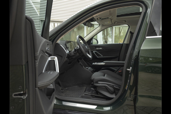 BMW X1 xDrive25e - xLine - Pano - Trekhaak - Camera - Stuurwiel verwarmd