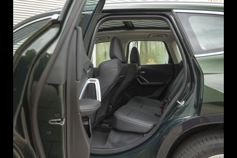 BMW X1 xDrive25e - xLine - Pano - Trekhaak - Camera - Stuurwiel verwarmd