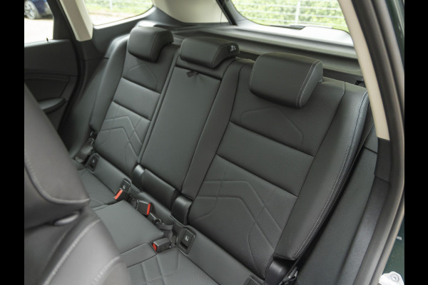 BMW X1 xDrive25e - xLine - Pano - Trekhaak - Camera - Stuurwiel verwarmd