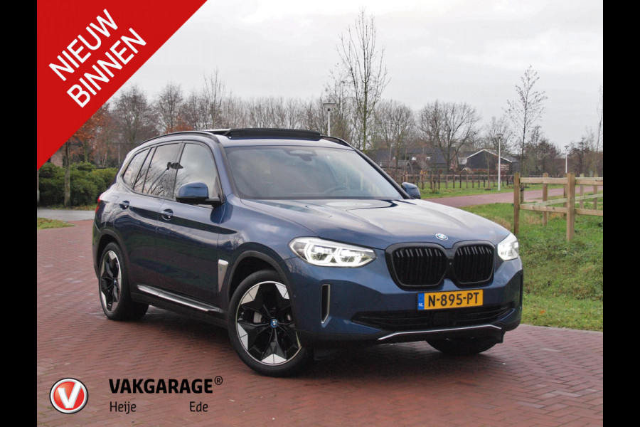 BMW iX3 High Executive 80 kWh | Panoramadak | 360 Camera | Trekhaak | Harman Kardon | Sfeerverlichting |