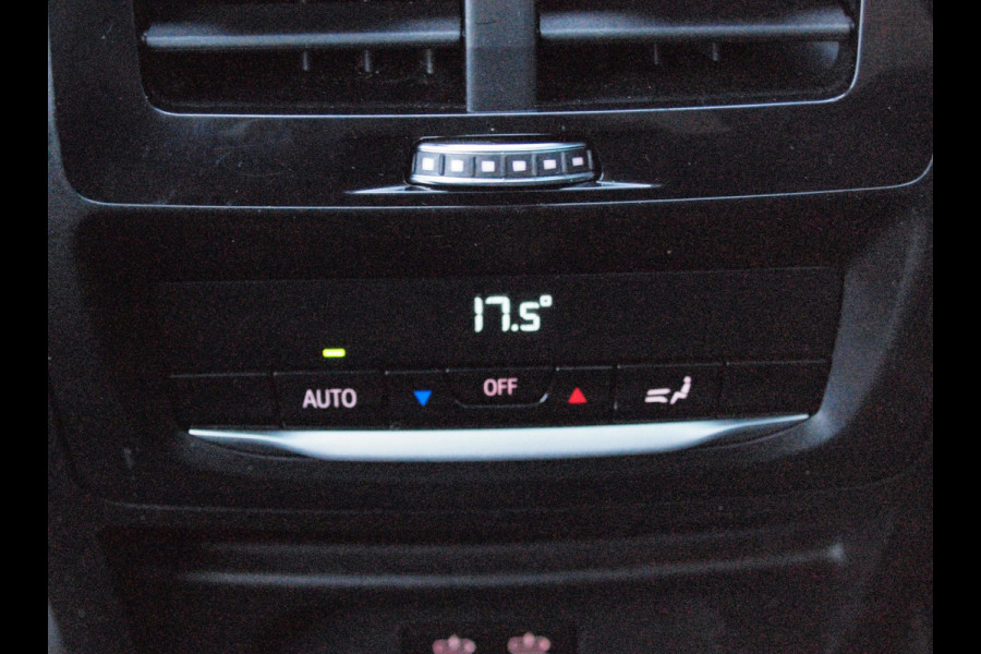 BMW iX3 High Executive 80 kWh | Panoramadak | 360 Camera | Trekhaak | Harman Kardon | Sfeerverlichting |