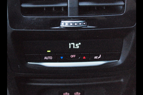 BMW iX3 High Executive 80 kWh | Panoramadak | 360 Camera | Trekhaak | Harman Kardon | Sfeerverlichting |