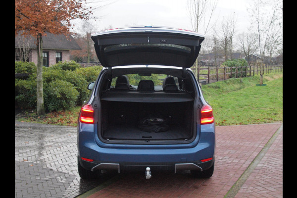 BMW iX3 High Executive 80 kWh | Panoramadak | 360 Camera | Trekhaak | Harman Kardon | Sfeerverlichting |