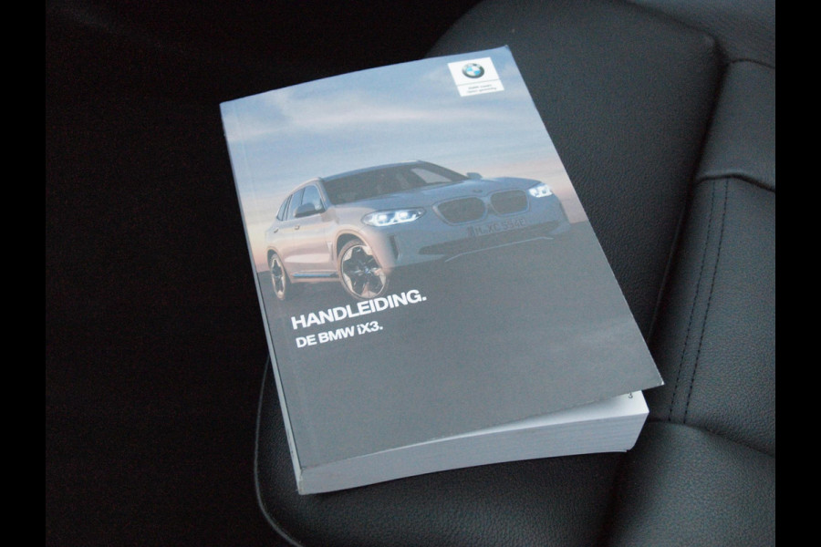 BMW iX3 High Executive 80 kWh | Panoramadak | 360 Camera | Trekhaak | Harman Kardon | Sfeerverlichting |