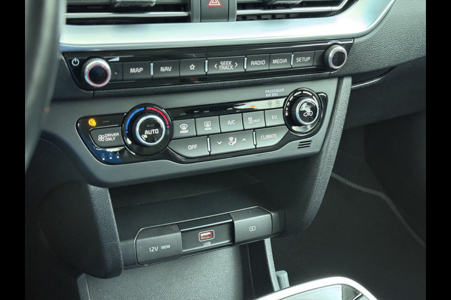 Kia e-Niro EV 64kWh SOH 100% W-pomp Navi Adaptive-Cruise Camera 1/2 Leer Apple Carplay Android AutoEcc DynamicLine Stoel-Stuurverwarming Pdc Lane Assist VESS DAB Led Isofix Keyless 1e Eigenaar Origineel Nederlandse Auto Nieuwprijs €43.970,-