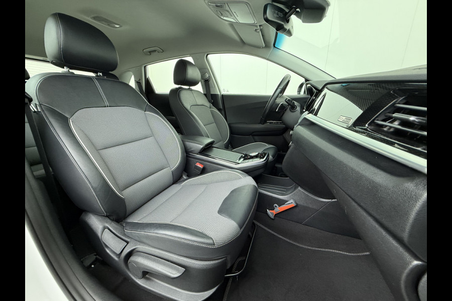 Kia e-Niro EV 64kWh SOH 100% W-pomp Navi Adaptive-Cruise Camera 1/2 Leer Apple Carplay Android AutoEcc DynamicLine Stoel-Stuurverwarming Pdc Lane Assist VESS DAB Led Isofix Keyless 1e Eigenaar Origineel Nederlandse Auto Nieuwprijs €43.970,-