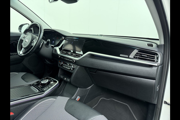 Kia e-Niro EV 64kWh SOH 100% W-pomp Navi Adaptive-Cruise Camera 1/2 Leer Apple Carplay Android AutoEcc DynamicLine Stoel-Stuurverwarming Pdc Lane Assist VESS DAB Led Isofix Keyless 1e Eigenaar Origineel Nederlandse Auto Nieuwprijs €43.970,-