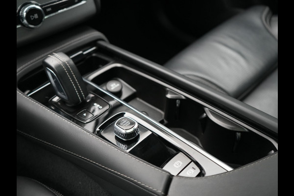 Volvo XC90 T8 Recharge AWD R-Design 7-Persoons Long Range Plug In Hybrid 456pk Dealer O.H. PHEV | Panodak | Head Up | 360 Camera | Adaptive Cruise | Lederen Sportstoelen Ventilatie & Memory | Bowers & Wilkins | Navigatie | Blis | DAB |