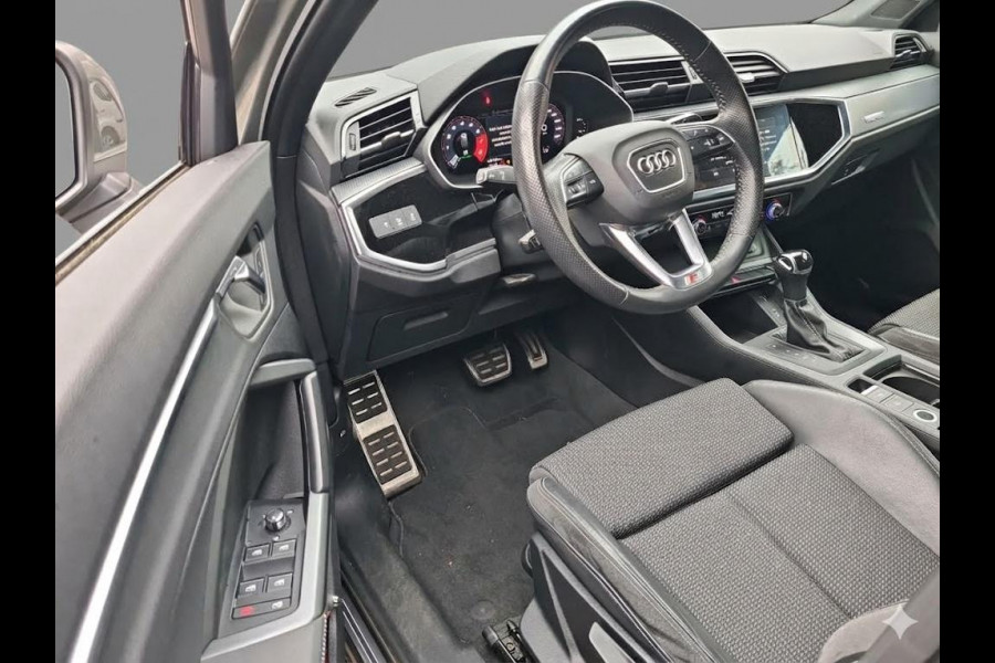 Audi Q3 35 TFSI S edition 150pk | Navigatie | Adaptieve cruise controle | Verwarmbare voorstoelen