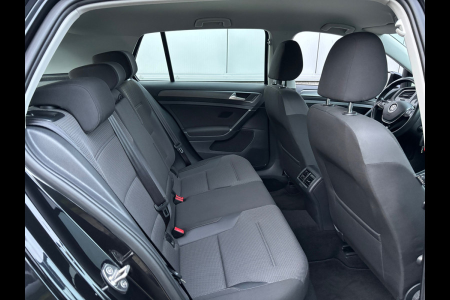 Volkswagen Golf 1.5 TSI Comfortline Business / Carplay / Trekhaak