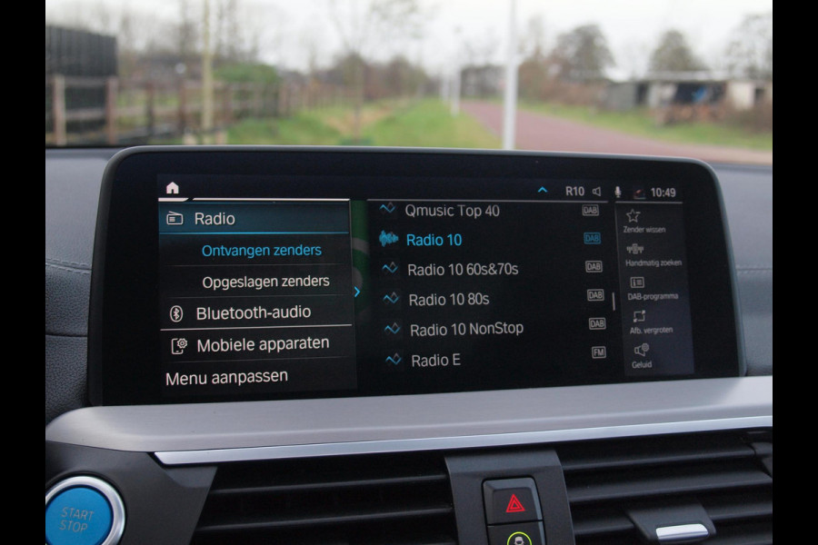 BMW iX3 Executive 80 kWh | Panoramadak | Camera | Sfeerverlichting | Apple Carplay |