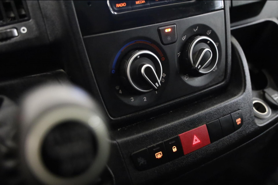 Peugeot Boxer 2.0 BlueHDI L2/H2 130PK PDC AIRCO NAVI CRUISE CONTROL LEASE V/A 99,- p.m. INRUIL MOGELIJK