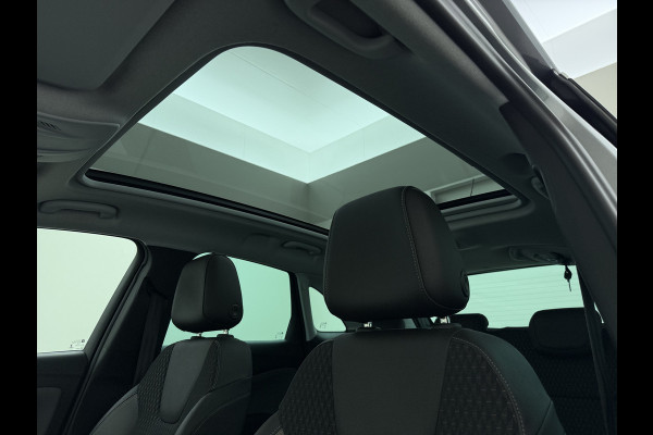 Opel Crossland X T 111PK AUT-6 Pano-Dak Pdc Trekhaak Navi Ecc HUD Apple Carplay Android Auto 360°Camera Bord-Herkenning Head-Up Display Innovatio AGR-Comfort Stoelen Lmv Cruise Control Isofix DAB+ Bluetooth Lane Assist Led Head-Up-Display Super-compleet Origineel Nederlandse Auto Distributieriem is vervangen!