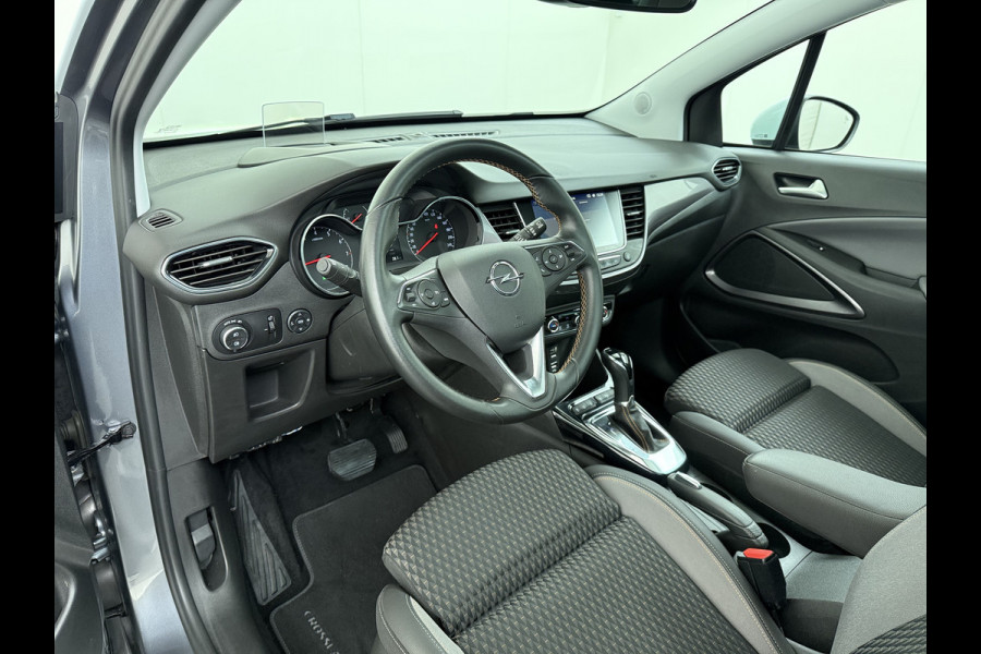 Opel Crossland X T 111PK AUT-6 Pano-Dak Pdc Trekhaak Navi Ecc HUD Apple Carplay Android Auto 360°Camera Bord-Herkenning Head-Up Display Innovatio AGR-Comfort Stoelen Lmv Cruise Control Isofix DAB+ Bluetooth Lane Assist Led Head-Up-Display Super-compleet Origineel Nederlandse Auto Distributieriem is vervangen!