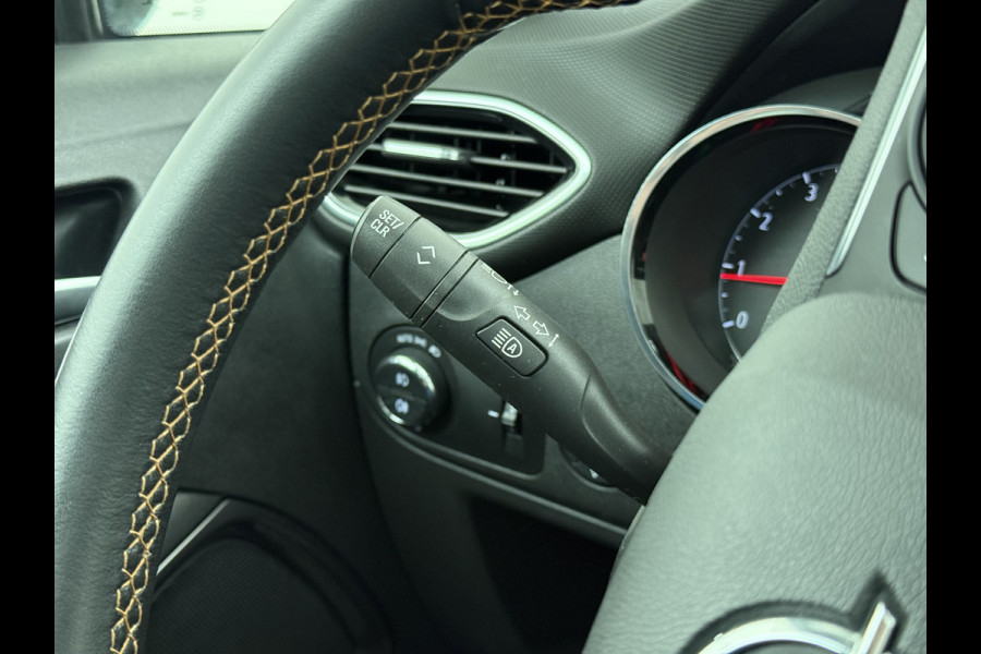 Opel Crossland X T 111PK AUT-6 Pano-Dak Pdc Trekhaak Navi Ecc HUD Apple Carplay Android Auto 360°Camera Bord-Herkenning Head-Up Display Innovatio AGR-Comfort Stoelen Lmv Cruise Control Isofix DAB+ Bluetooth Lane Assist Led Head-Up-Display Super-compleet Origineel Nederlandse Auto Distributieriem is vervangen!