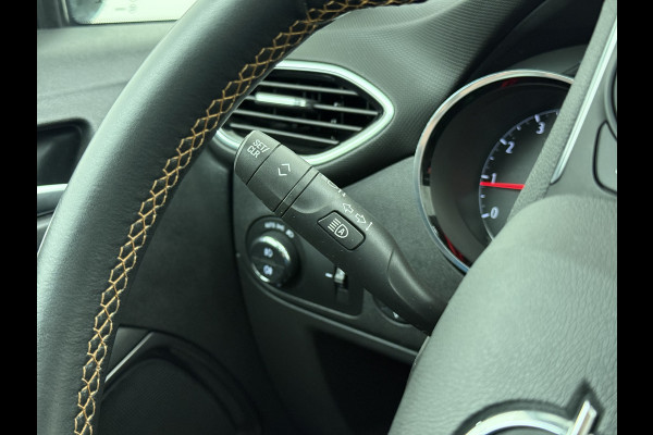 Opel Crossland X T 111PK AUT-6 Pano-Dak Pdc Trekhaak Navi Ecc HUD Apple Carplay Android Auto 360°Camera Bord-Herkenning Head-Up Display Innovatio AGR-Comfort Stoelen Lmv Cruise Control Isofix DAB+ Bluetooth Lane Assist Led Head-Up-Display Super-compleet Origineel Nederlandse Auto Distributieriem is vervangen!