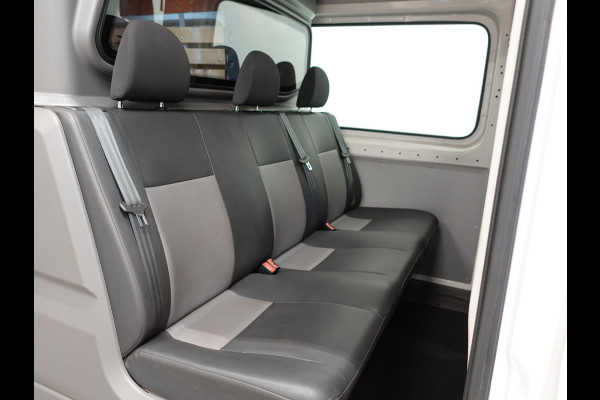 Volkswagen Crafter 140pk L4H3 / L3H2 Dubbele cabine Airco Cruise control Trekhaak Navigatie Carplay  Camera Sidebars Euro6