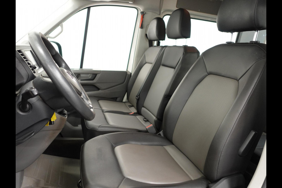 Volkswagen Crafter 140pk L4H3 / L3H2 Dubbele cabine Airco Cruise control Trekhaak Navigatie Carplay  Camera Sidebars Euro6