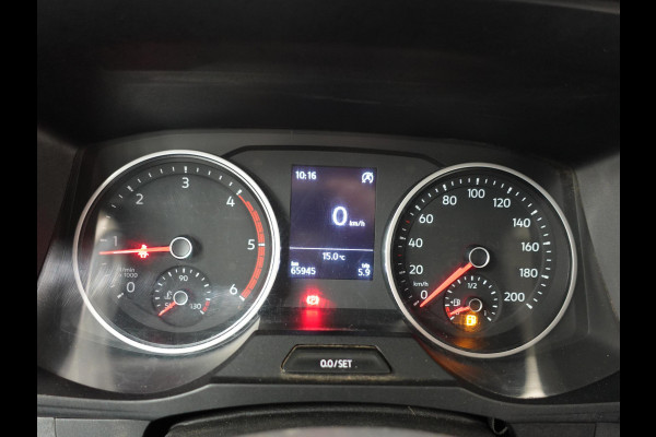 Volkswagen Crafter 140pk L4H3 / L3H2 Dubbele cabine Airco Cruise control Trekhaak Navigatie Carplay  Camera Sidebars Euro6