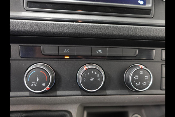 Volkswagen Crafter 140pk L4H3 / L3H2 Dubbele cabine Airco Cruise control Trekhaak Navigatie Carplay  Camera Sidebars Euro6