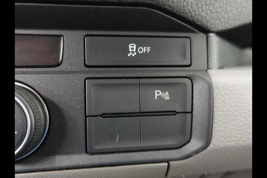 Volkswagen Crafter 140pk L4H3 / L3H2 Dubbele cabine Airco Cruise control Trekhaak Navigatie Carplay  Camera Sidebars Euro6