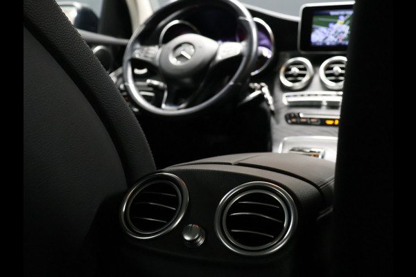 Mercedes-Benz GLC 250 4MATIC [TREKHAAK, BLUETOOTH TELEFOON, CRUISE CONTROL, ACHTERUITRIJCAMERA, PDC ACHTER, STOELVERWARMING, AUTOMATISCHE AIRCO, ELEKTRISCHE ACHTERKLEP, NIEUWSTAAT]