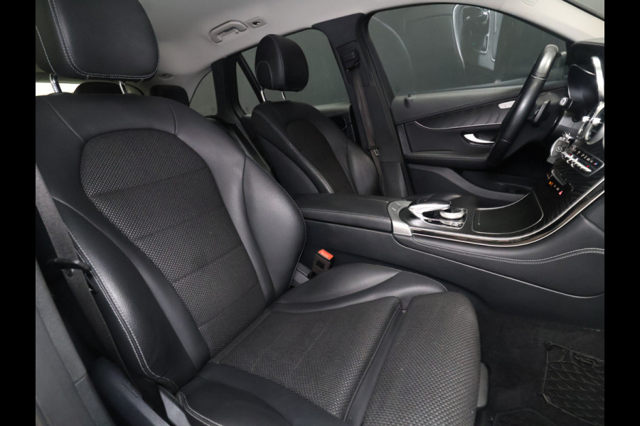 Mercedes-Benz GLC 250 4MATIC [TREKHAAK, BLUETOOTH TELEFOON, CRUISE CONTROL, ACHTERUITRIJCAMERA, PDC ACHTER, STOELVERWARMING, AUTOMATISCHE AIRCO, ELEKTRISCHE ACHTERKLEP, NIEUWSTAAT]