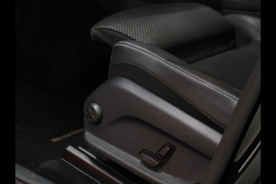 Mercedes-Benz GLC 250 4MATIC [TREKHAAK, BLUETOOTH TELEFOON, CRUISE CONTROL, ACHTERUITRIJCAMERA, PDC ACHTER, STOELVERWARMING, AUTOMATISCHE AIRCO, ELEKTRISCHE ACHTERKLEP, NIEUWSTAAT]