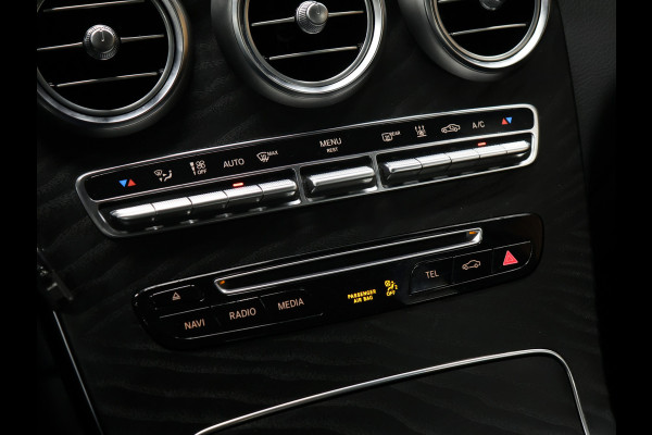 Mercedes-Benz GLC 250 4MATIC [TREKHAAK, BLUETOOTH TELEFOON, CRUISE CONTROL, ACHTERUITRIJCAMERA, PDC ACHTER, STOELVERWARMING, AUTOMATISCHE AIRCO, ELEKTRISCHE ACHTERKLEP, NIEUWSTAAT]