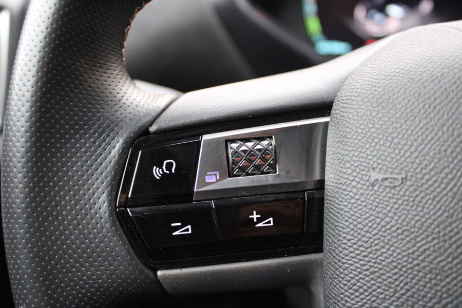 DS DS 3 Crossback E-Tense Performance Line 50 kWh | BLIS | Cruise control | Carplay | Stoelverwarming