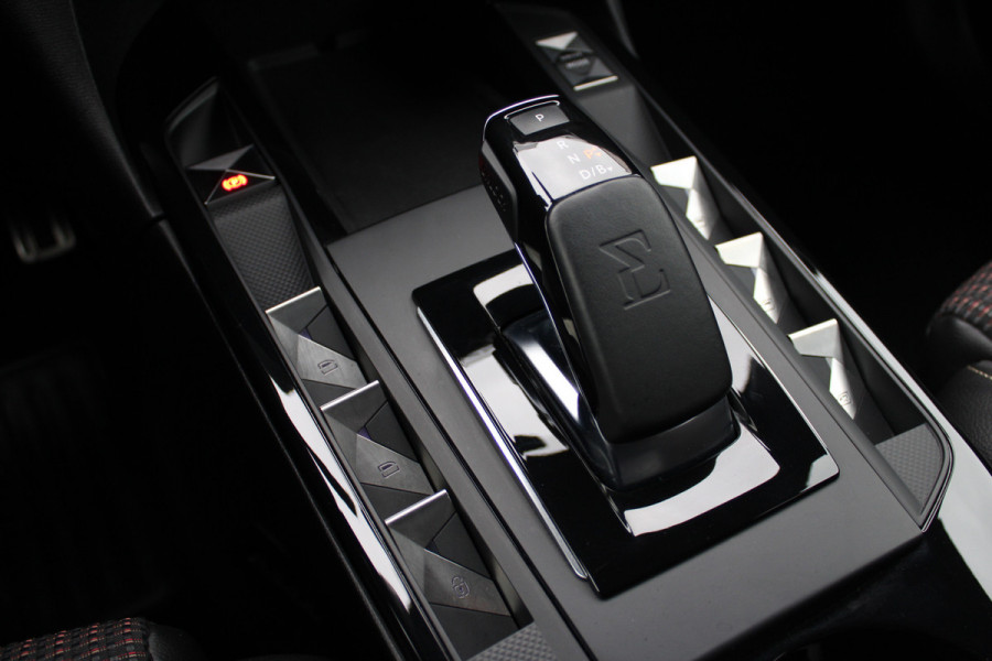 DS DS 3 Crossback E-Tense Performance Line 50 kWh | BLIS | Cruise control | Carplay | Stoelverwarming