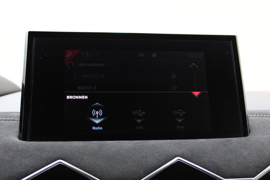 DS DS 3 Crossback E-Tense Performance Line 50 kWh | BLIS | Cruise control | Carplay | Stoelverwarming
