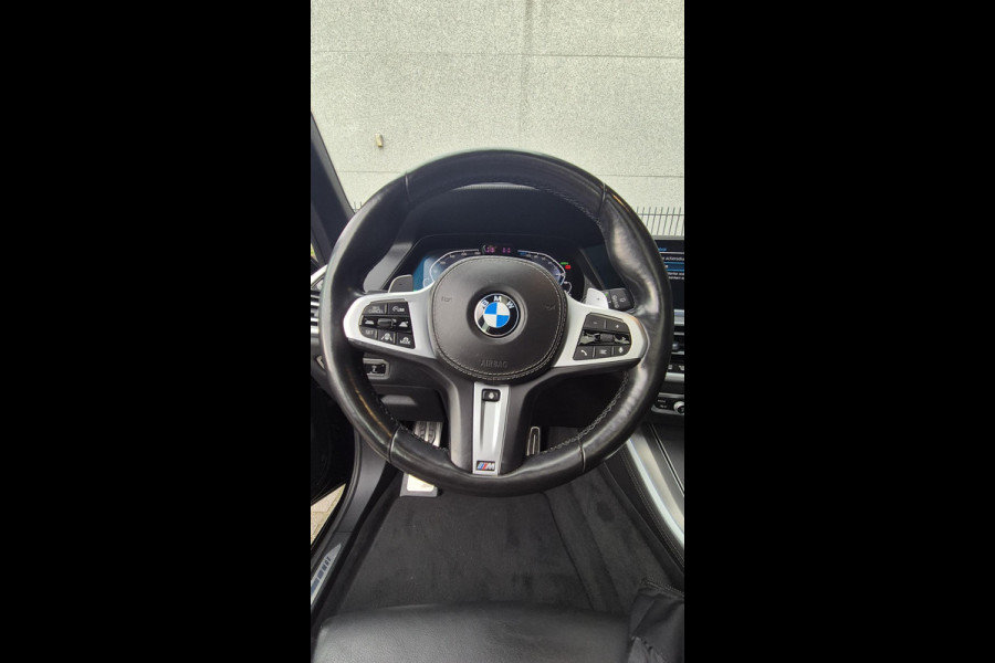 BMW X5 xDrive45e High Executive M Sport / Panoramadak / Achterasbesturing / Head Up Display / Comfortstoel / Driving Assistant Professional / Stuurwielverwarming / Trekhaak / Comforttoegang