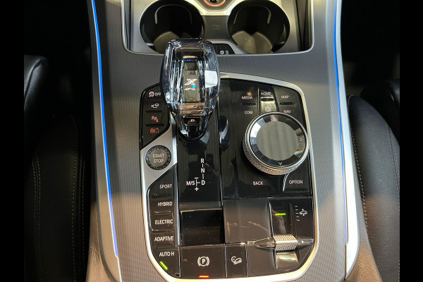BMW X5 xDrive45e High Executive M Sport / Panoramadak / Achterasbesturing / Head Up Display / Comfortstoel / Driving Assistant Professional / Stuurwielverwarming / Trekhaak / Comforttoegang