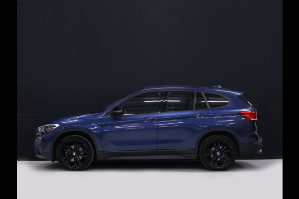 BMW X1 sDrive18i Sport [HEAD-UP DISPLAY, GROOT NAVIGATIE, VOL LEDER, PDC ACHTER, STOELVERWARMING, AUTOMATISCHE AIRCO, ELEKTRISCHE ACHTERKLEP, BMW LED, CRUISE CONTROL, BLUETOOTH TELEFOON, NIEUWSTAAT]