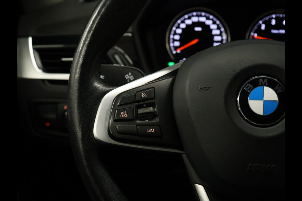 BMW X1 sDrive18i Sport [HEAD-UP DISPLAY, GROOT NAVIGATIE, VOL LEDER, PDC ACHTER, STOELVERWARMING, AUTOMATISCHE AIRCO, ELEKTRISCHE ACHTERKLEP, BMW LED, CRUISE CONTROL, BLUETOOTH TELEFOON, NIEUWSTAAT]