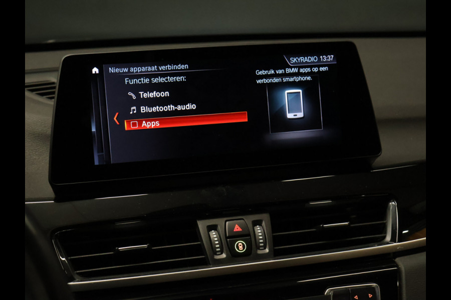 BMW X1 sDrive18i Sport [HEAD-UP DISPLAY, GROOT NAVIGATIE, VOL LEDER, PDC ACHTER, STOELVERWARMING, AUTOMATISCHE AIRCO, ELEKTRISCHE ACHTERKLEP, BMW LED, CRUISE CONTROL, BLUETOOTH TELEFOON, NIEUWSTAAT]