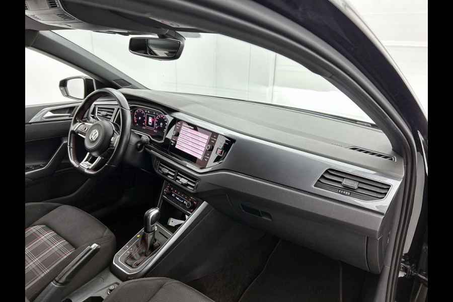 Volkswagen Polo 2.0 TSI GTI | 200PK | BTW | CARPLAY | ACHTERCAM | STOELVERW | ADD CRUISE | DIG DASH | CLIMATE | GOED ONDERH