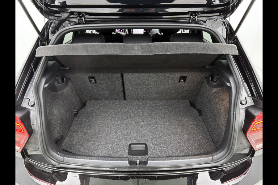 Volkswagen Polo 2.0 TSI GTI | 200PK | BTW | CARPLAY | ACHTERCAM | STOELVERW | ADD CRUISE | DIG DASH | CLIMATE | GOED ONDERH