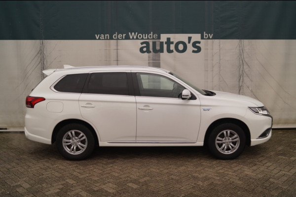 Mitsubishi Outlander 2.4 PHEV Automaat Pure -ECC-PDC-TREKHAAK-