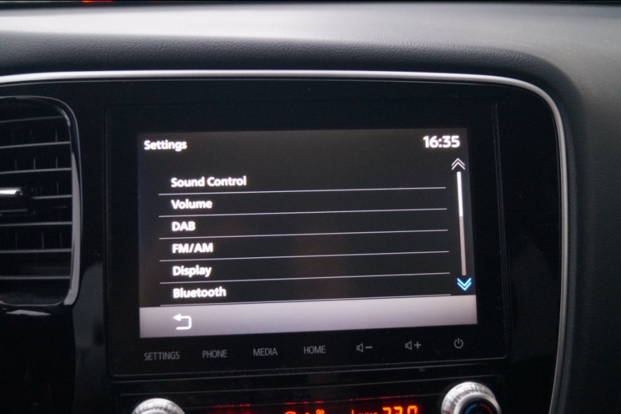 Mitsubishi Outlander 2.4 PHEV Automaat Pure -ECC-PDC-TREKHAAK-