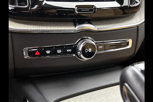 Volvo XC60 T5 AWD 251PK Inscription / Leder / Navigatie /  Winter Line / Business Pack Connect / Intellisafe Pro Line / Line / Apk nieuw