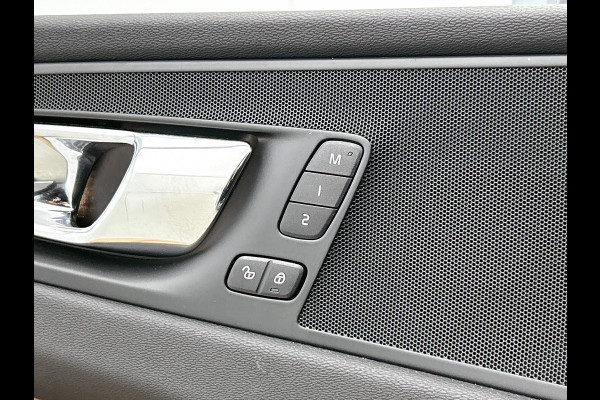 Volvo XC60 T5 AWD 251PK Inscription / Leder / Navigatie /  Winter Line / Business Pack Connect / Intellisafe Pro Line / Line / Apk nieuw