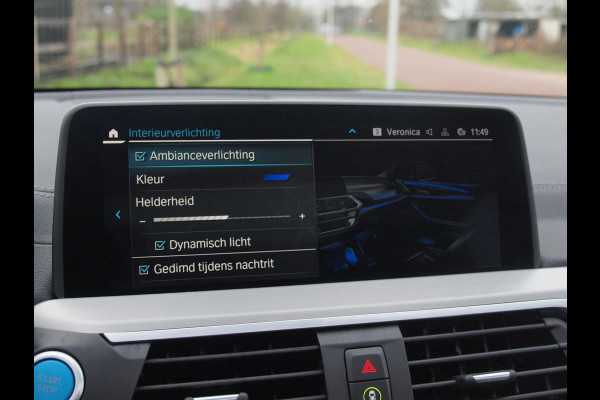 BMW iX3 Executive 80 kWh | Panoramadak | Camera | Apple Carplay | Sfeerverlichting |