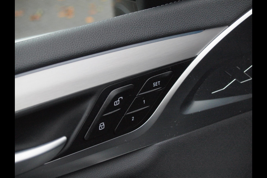 BMW iX3 Executive 80 kWh | Panoramadak | Camera | Apple Carplay | Sfeerverlichting |