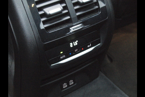 BMW iX3 Executive 80 kWh | Panoramadak | Camera | Apple Carplay | Sfeerverlichting |