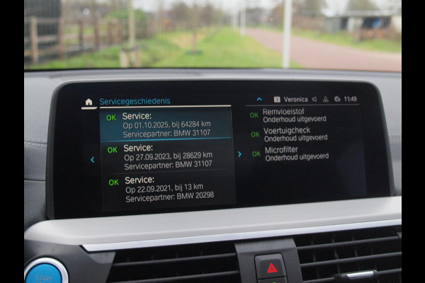 BMW iX3 Executive 80 kWh | Panoramadak | Camera | Apple Carplay | Sfeerverlichting |