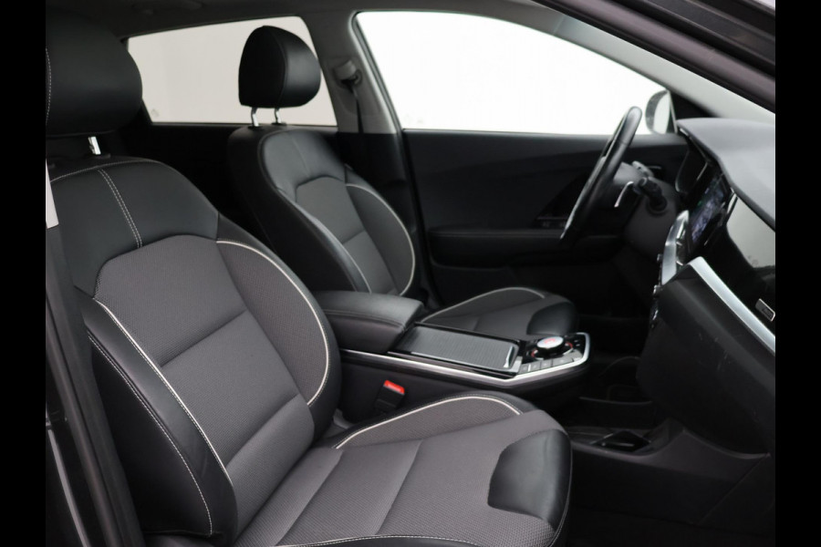 Kia e-Niro DYNAMICPLUSLINE 64 kWh + SCHUIFDAK | CARPLAY | CAMERA | STOEL/STUUURWIELVERW.